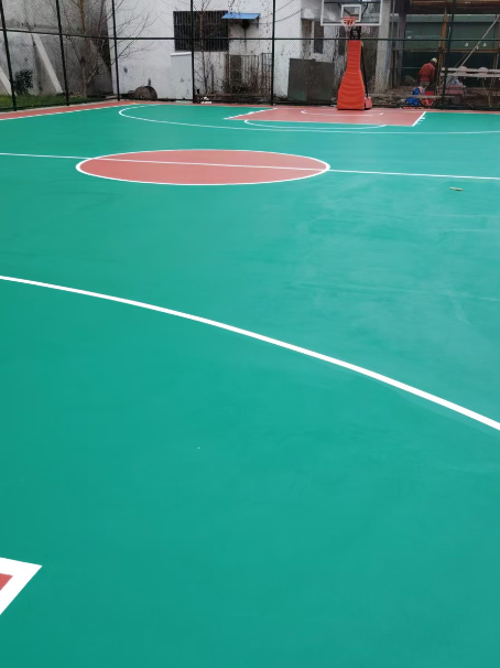 眉县 球场长期使用易出现地面开裂